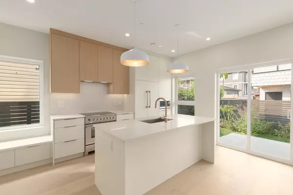 Vancouver, BC V5R 3M9,5407 Wales ST