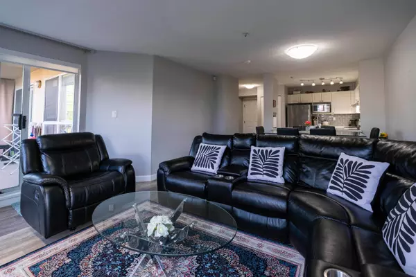 13733 74 AVE #305 Surrey, BC V3W 1B8