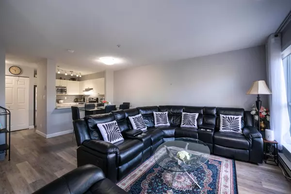 13733 74 AVE #305 Surrey, BC V3W 1B8