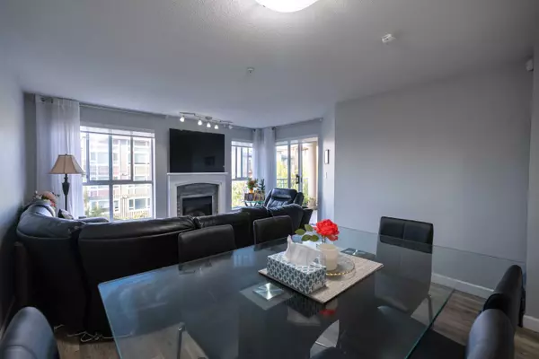 Surrey, BC V3W 1B8,13733 74 AVE #305