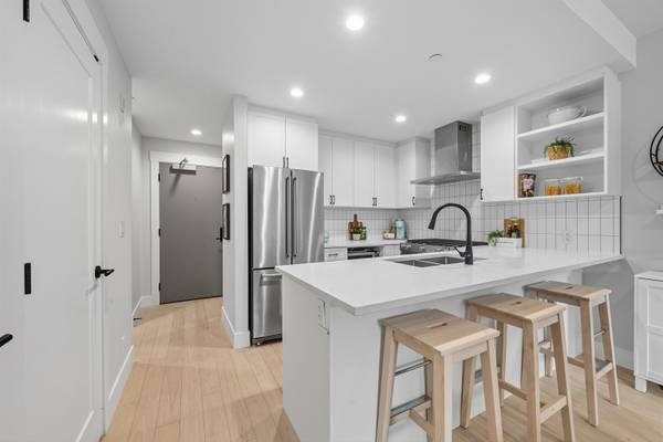 22226 Brown AVE #201, Maple Ridge, BC V2X 4R2