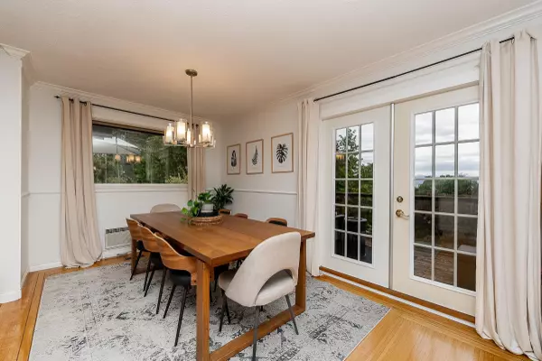 Coquitlam, BC V3C 3R8,2988 Fleet ST