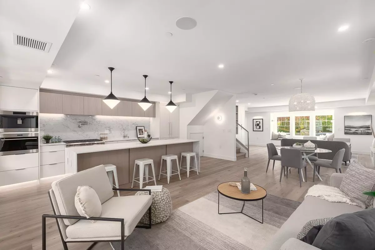 Vancouver, BC V6M 1A3,1141 W 33rd AVE