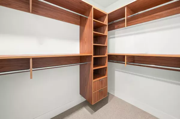 6697 Nelson AVE #203 West Vancouver, BC V7W 2B2