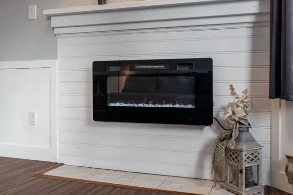 Maple Ridge, BC V2X 2Y9,22222 119 AVE #105