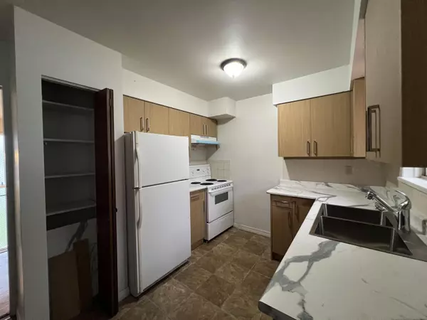 Surrey, BC V3R 3P9,10879 144a ST