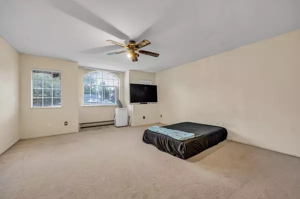 Surrey, BC V4N 3L3,10070 171a ST