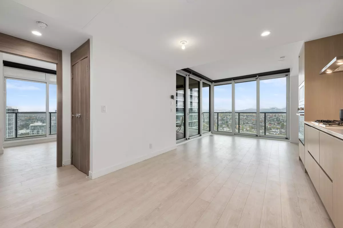 Burnaby, BC V5C 0N2,4890 Lougheed HWY #3204