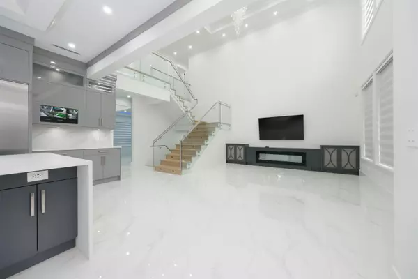 Coquitlam, BC V3J 3N8,1100 Como Lake AVE