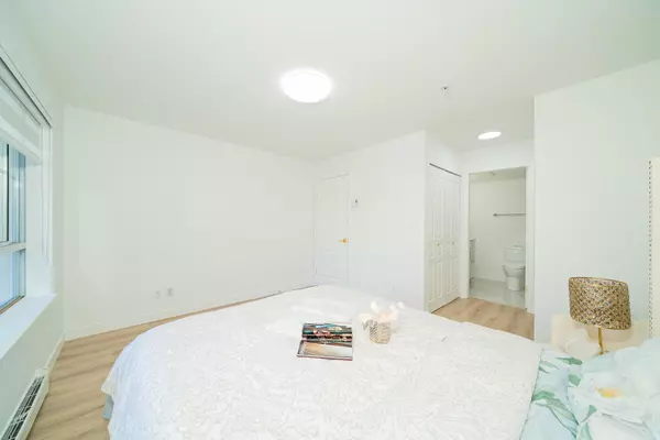 Burnaby, BC V5J 5K1,7117 Antrim AVE #211