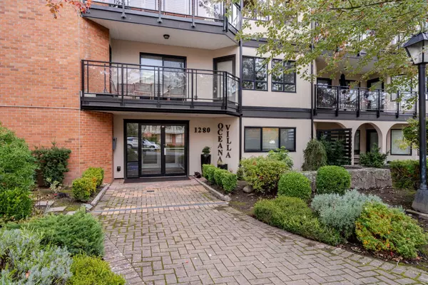 Surrey, BC V4B 4B1,1280 Fir ST #211
