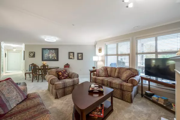 Surrey, BC V4A 9W1,15350 19a AVE #209