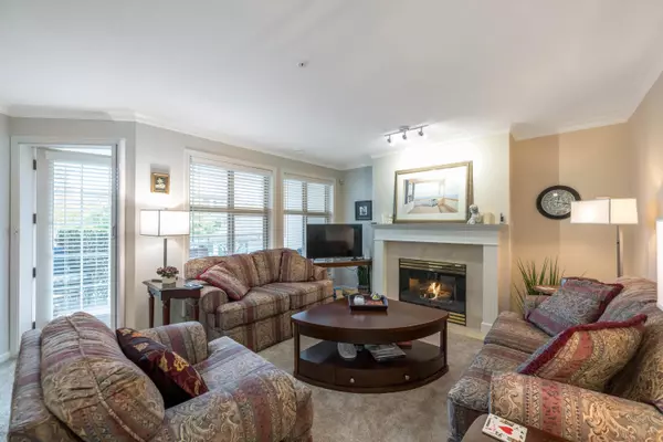 Surrey, BC V4A 9W1,15350 19a AVE #209