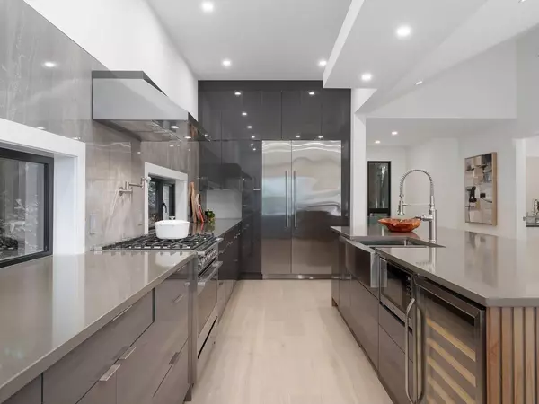 2508 Nelson AVE West Vancouver, BC V7V 2R6