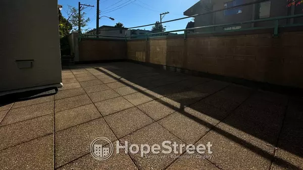 Vancouver, BC V6J 2G4,3131 Main ST #111