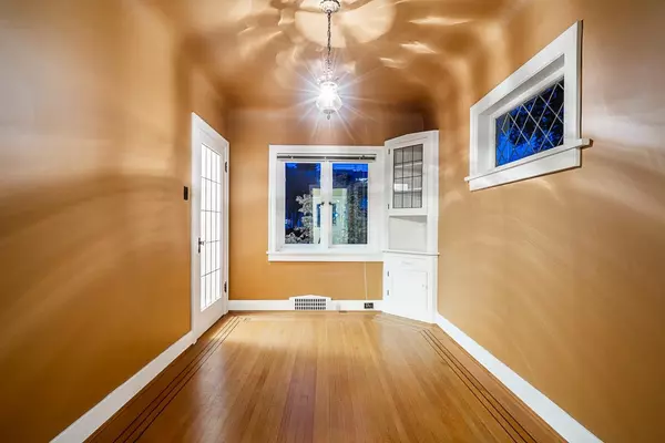 New Westminster, BC V3M 3M6,310 Ash ST