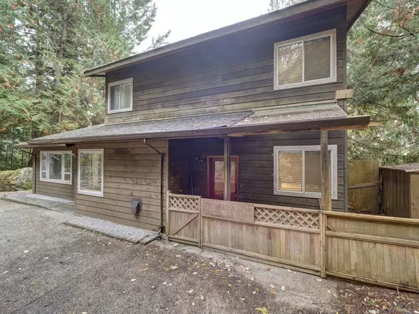 Halfmoon Bay, BC V7Z 1C3,7462 Redrooffs RD