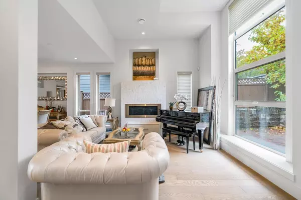 West Vancouver, BC V7T 1P1,1450 Fulton AVE