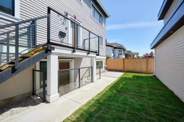 Vancouver, BC V5X 1E5,810 E 51st AVE