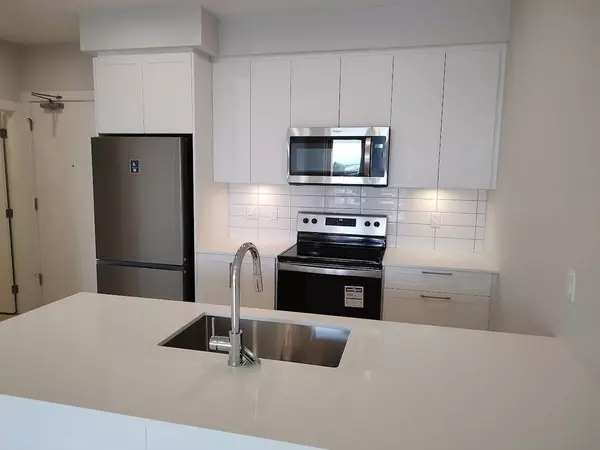 Tsawwassen, BC V4M 0C7,1930 Starling ST #310