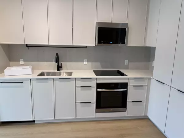 Port Moody, BC V3H 2C5,3075 Murray ST #404