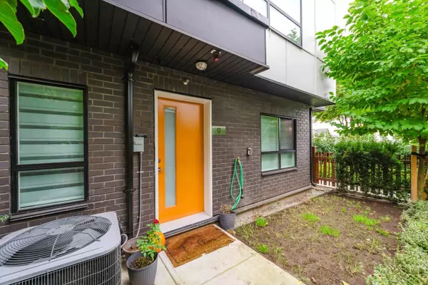 Langley, BC V3A 0M2,19749 55 AVE #9