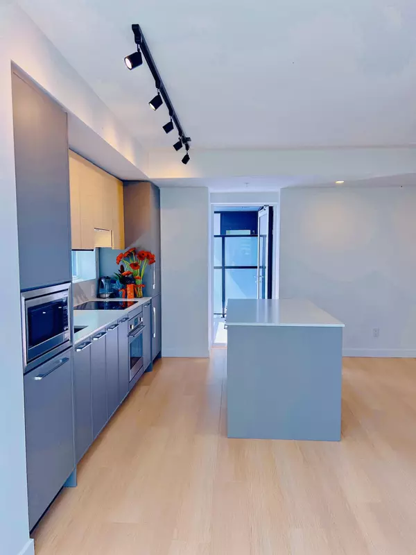 Surrey, BC V3T 0V7,13745 George Junction #3009