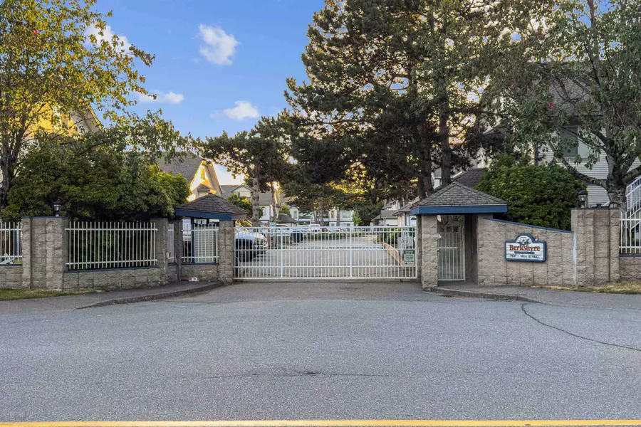 7837 120a ST #113, Surrey, BC V3W 0W9