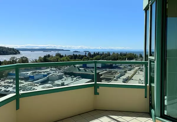 West Vancouver, BC V7T 2Y1,338 Taylor WAY #20C