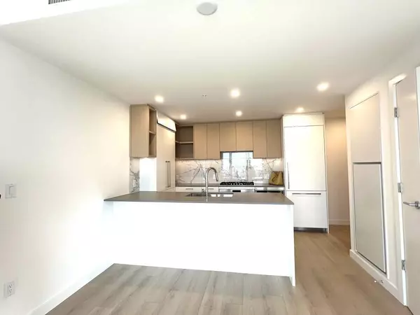 6468 Willingdon AVE #2210, Burnaby, BC V5H 0L3