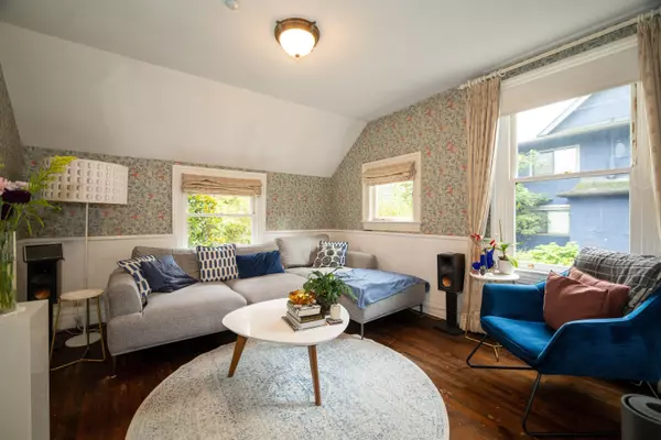 Vancouver, BC V6E 1L3,1117 Pendrell ST