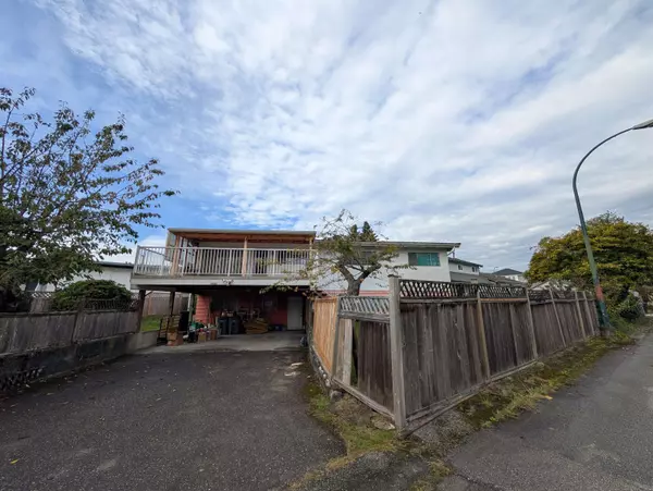 Vancouver, BC V5S 3B4,7258 Lancaster PL