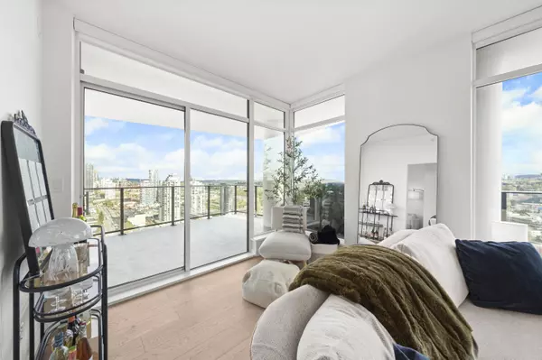 Burnaby, BC V5C 0N4,2181 Madison AVE #2609