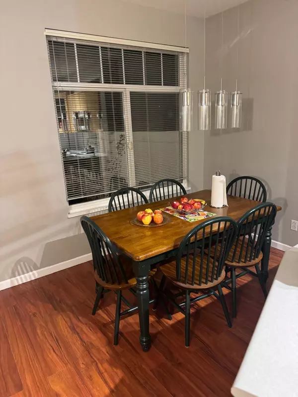 Surrey, BC V4P 1H6,2678 King George BLVD #3