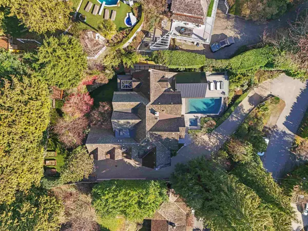 West Vancouver, BC V7V 3C2,2985 Altamont CRES