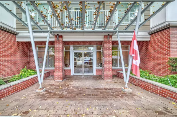 12283 224 ST #102, Maple Ridge, BC V2X 8Z3