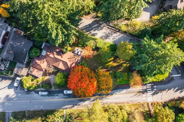 North Vancouver, BC V7P 1Y5,1090 W Keith RD