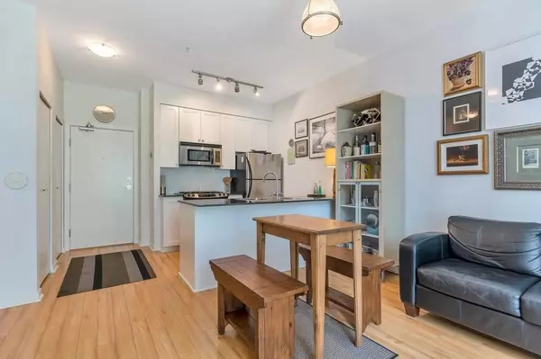 480 Robson ST #304, Vancouver, BC V6B 1S1