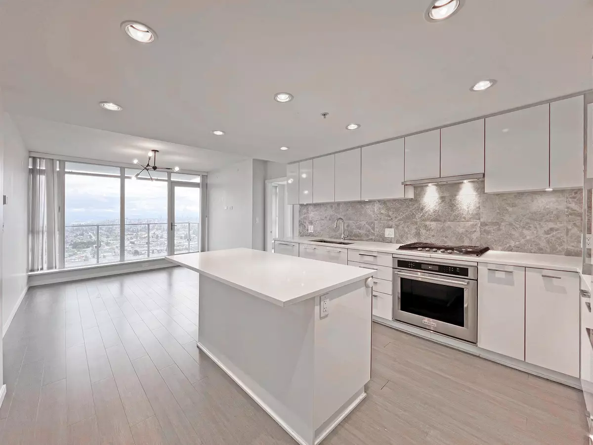 Burnaby, BC V5H 0J3,6700 Dunblane AVE #3307