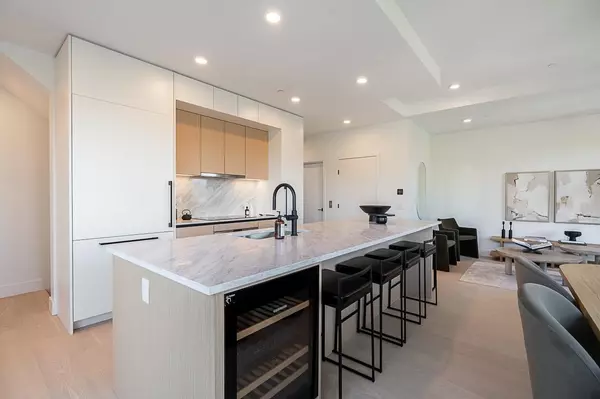 Vancouver, BC V5Z 2H2,539 W 28th AVE #202