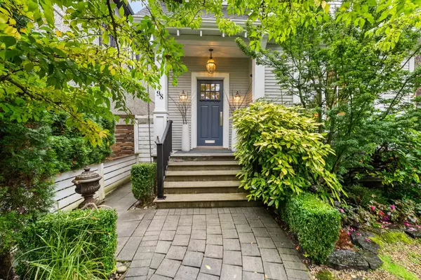 Vancouver, BC V5Y 2A4,98 W 18th AVE