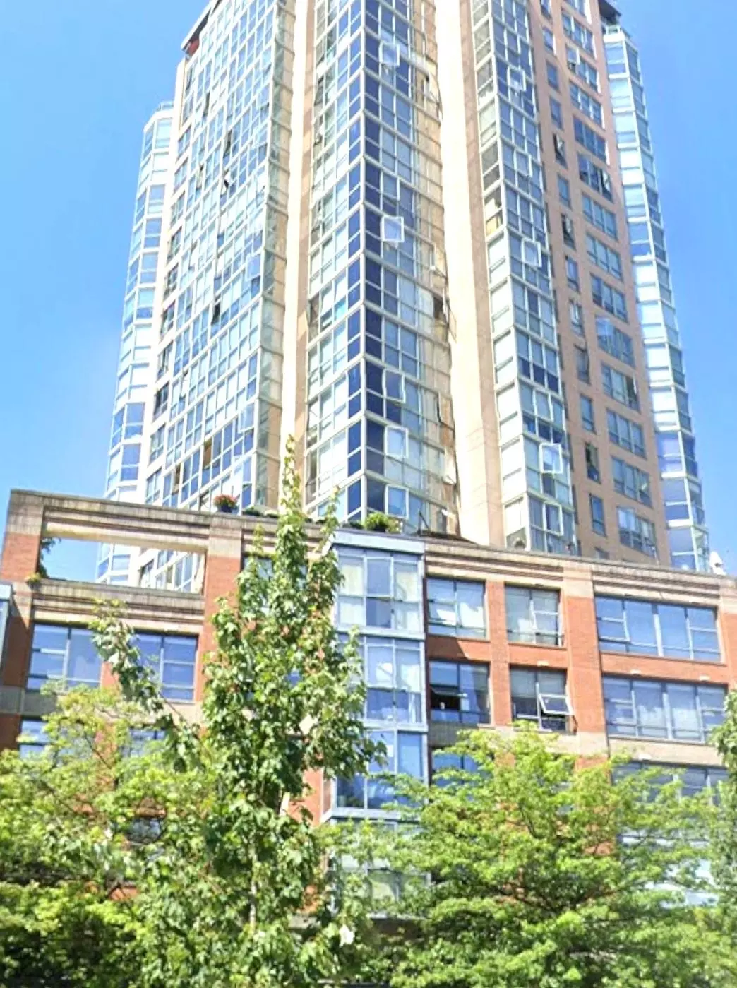 Vancouver, BC V6B 5Z4,1200 Pacific BLVD #40