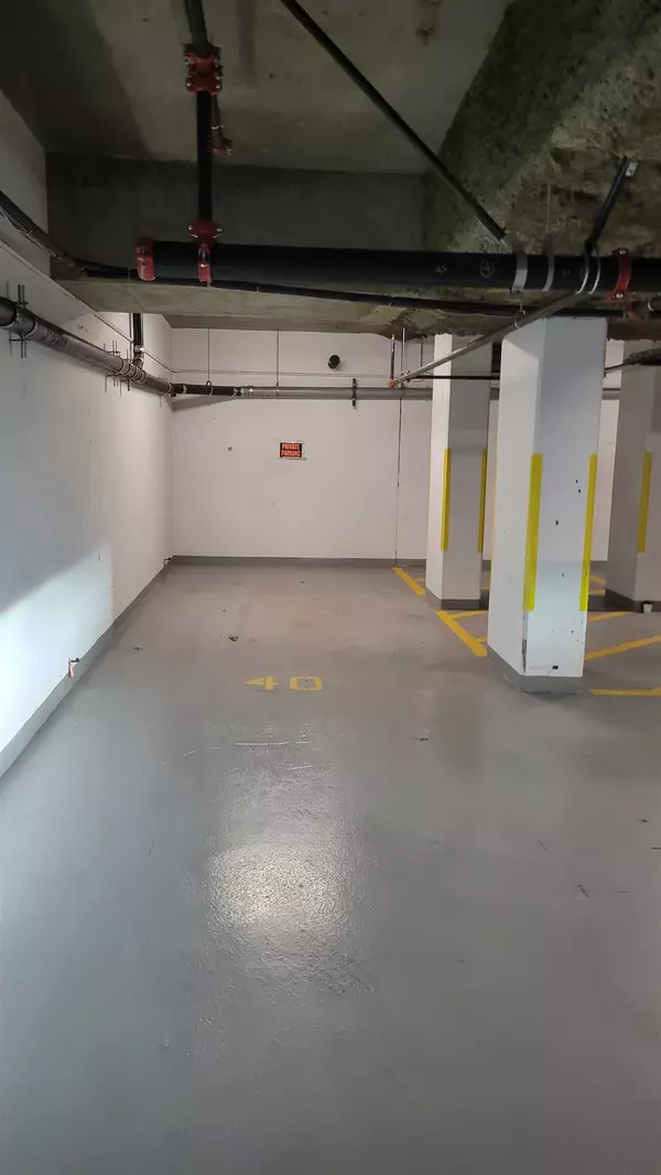 Vancouver, BC V6B 5Z4,1200 Pacific BLVD #40