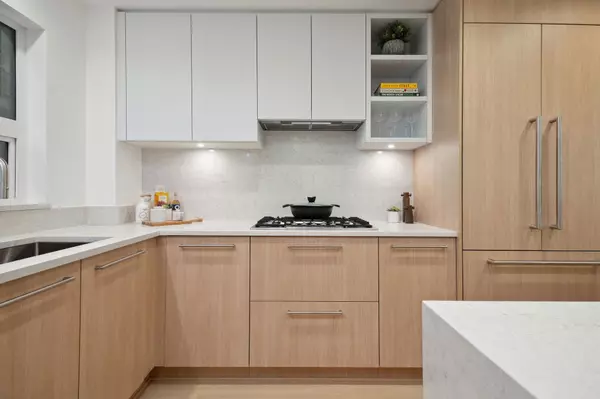 North Vancouver, BC V7P 1Y3,2050 Glenaire DR #134