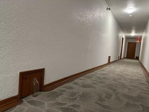 Vancouver, BC V5Z 2X1,3530 Cambie ST #305