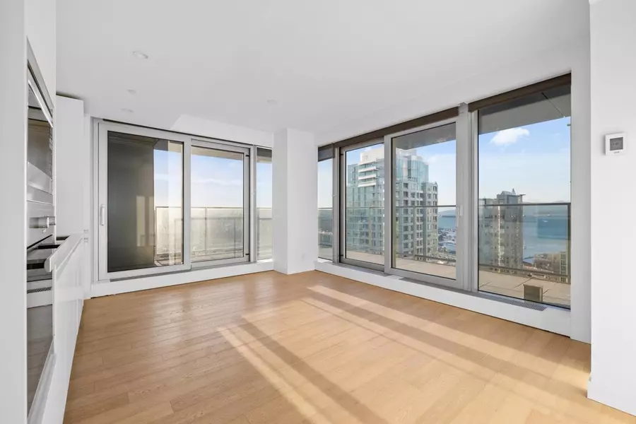 1480 Howe ST #2705, Vancouver, BC V6Z 0G5