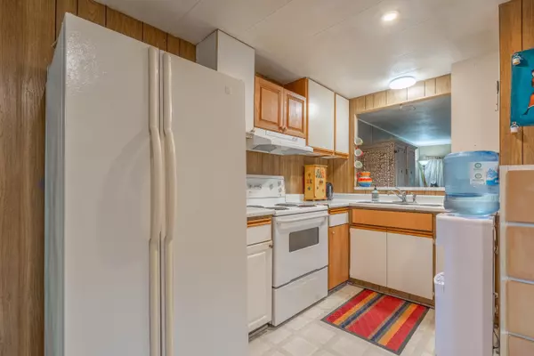 Sechelt, BC V7Z 0G9,4514 Sunshine Coast HWY #1