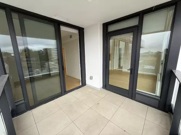 North Vancouver, BC V7L 0J8,135 13th E ST #501