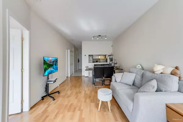 177 W 5th ST #104 North Vancouver, BC V7M 1J6