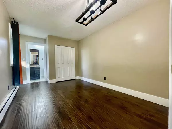 Maple Ridge, BC V4R 1W9,244xx Dewdney Trunk RD